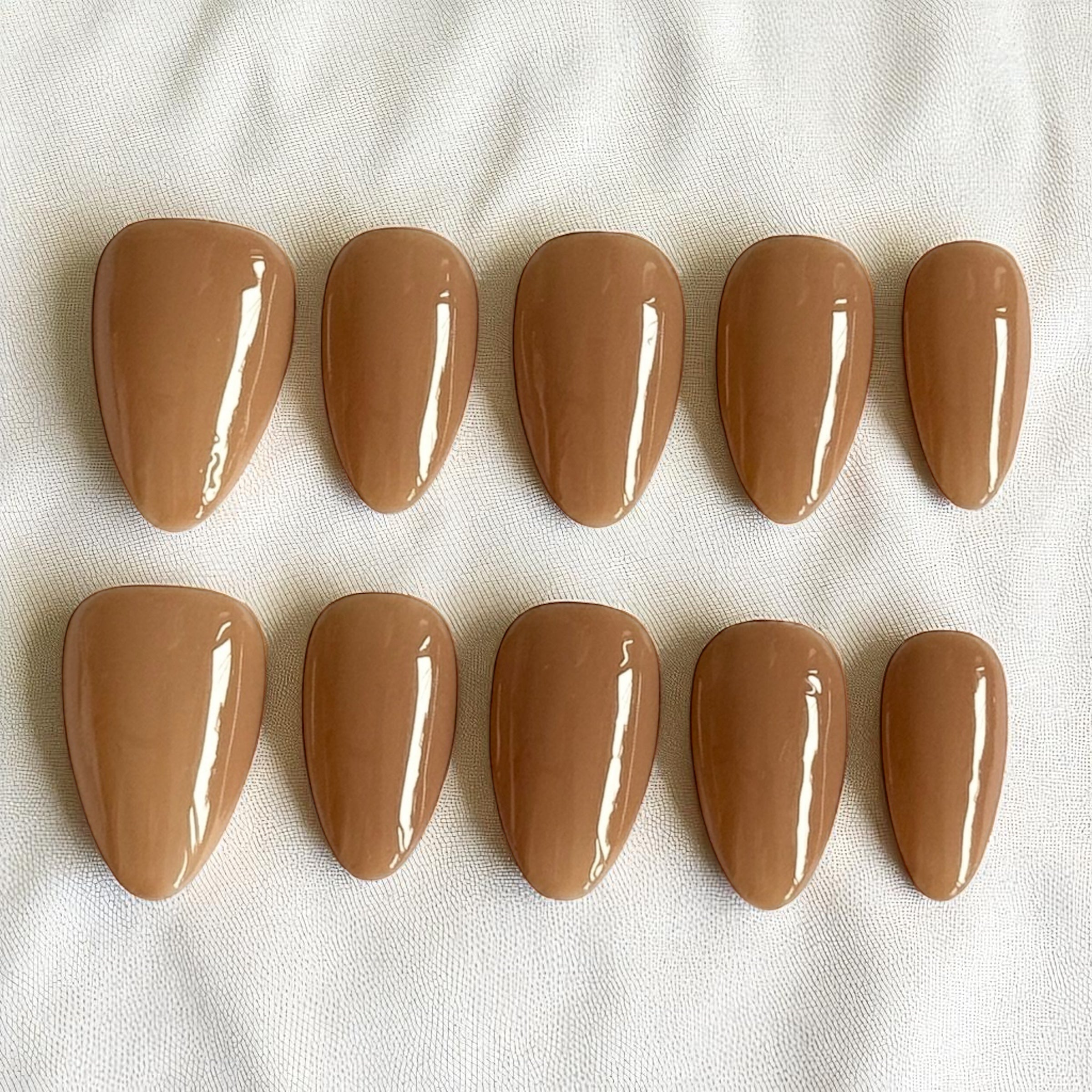 'Minimal Mood' Buy 5 & Get 25% off + Free UV Solid Gel Set